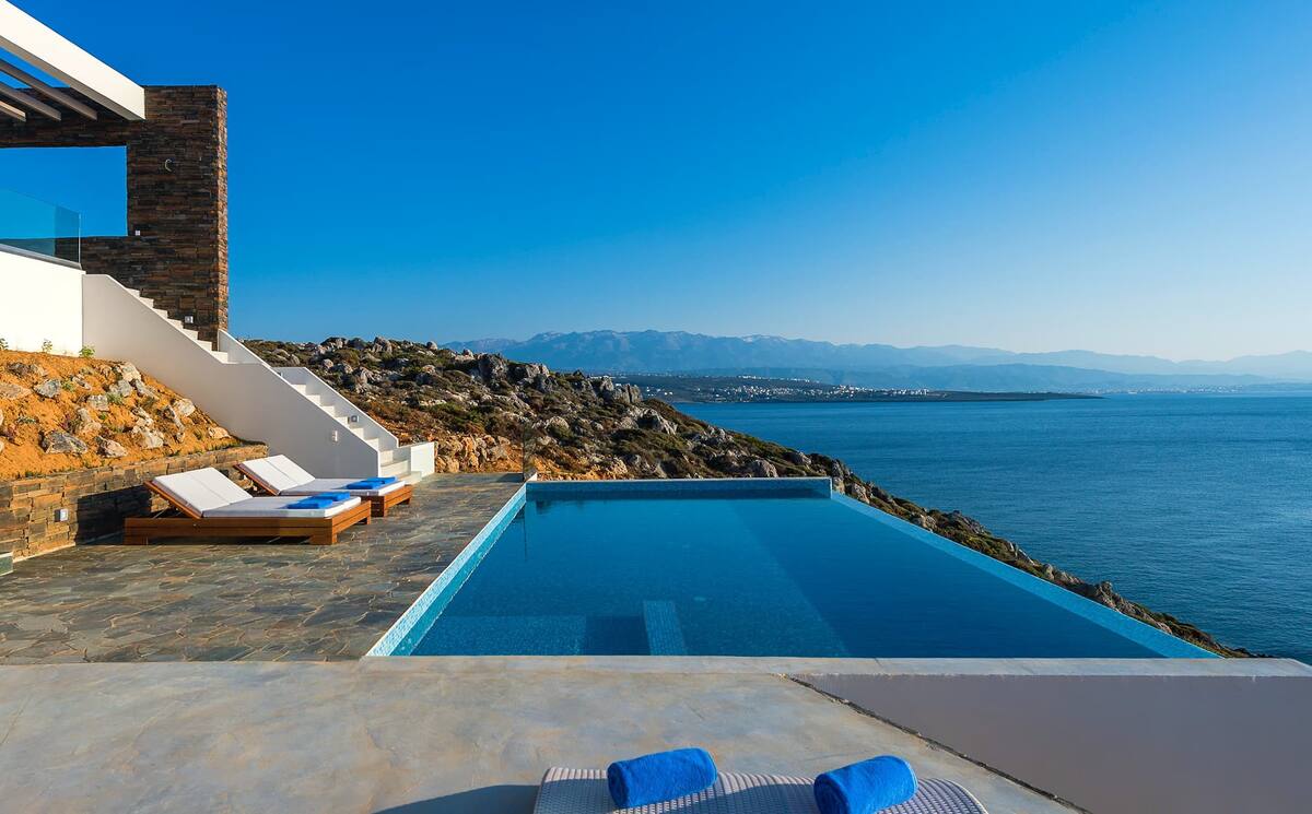 Villa Blue Lagoon-Unifying luxury senses SEAFRONT